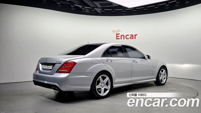 Mercedes-Benz S-Class 2011 thumb 3