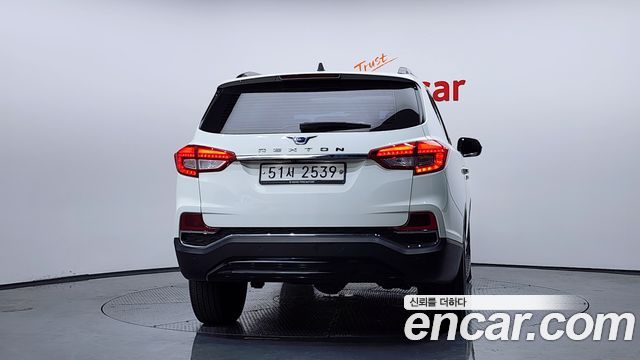 SsangYong Rexton 2017 thumb 5