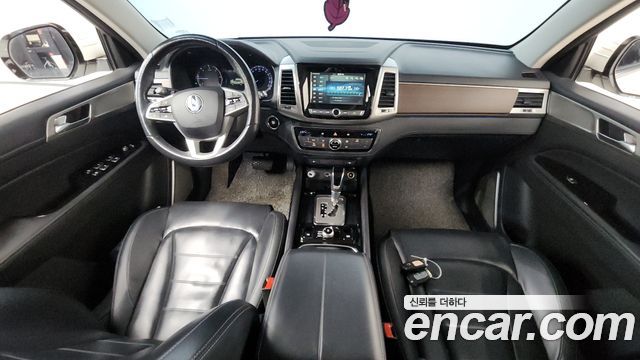 SsangYong Rexton 2017 thumb 8