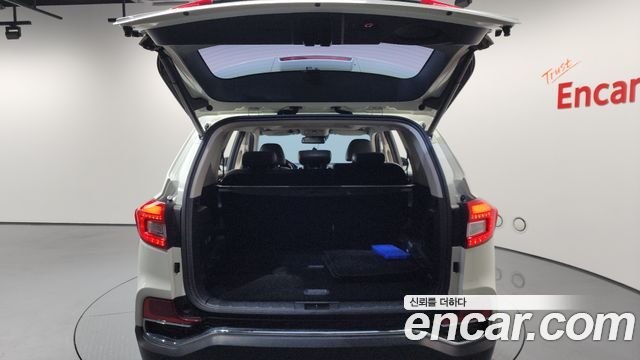 SsangYong Rexton 2017 thumb 12