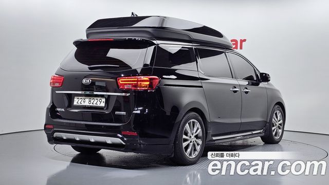Kia Carnival 2018 thumb 2