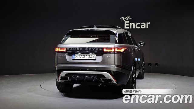 Land Rover Range Rover Velar 2017 thumb 5