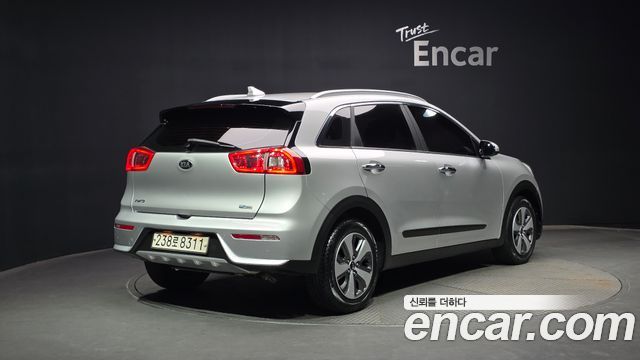 Kia Niro 2018 thumb 3