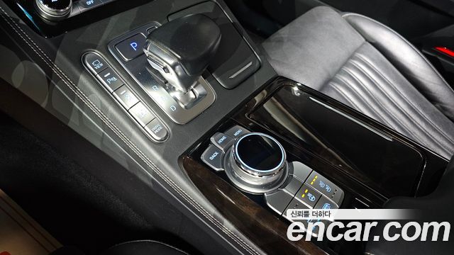 Genesis G90 2020 thumb 9
