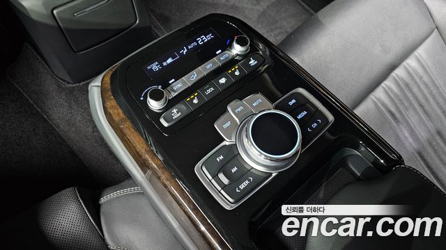 Genesis G90 2020 thumb 12
