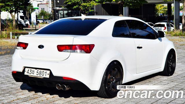Kia Carens 2010 thumb 7