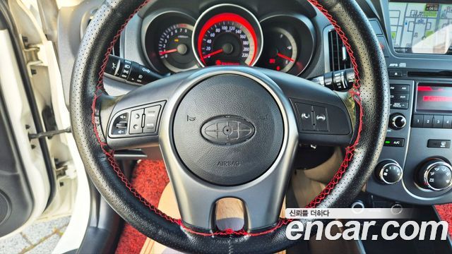 Kia Carens 2010 thumb 9