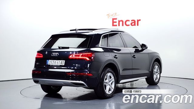 Audi Q5 2020 thumb 3