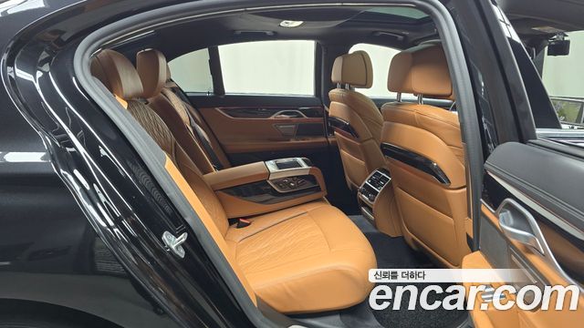 BMW 7 серии 2021 thumb 12