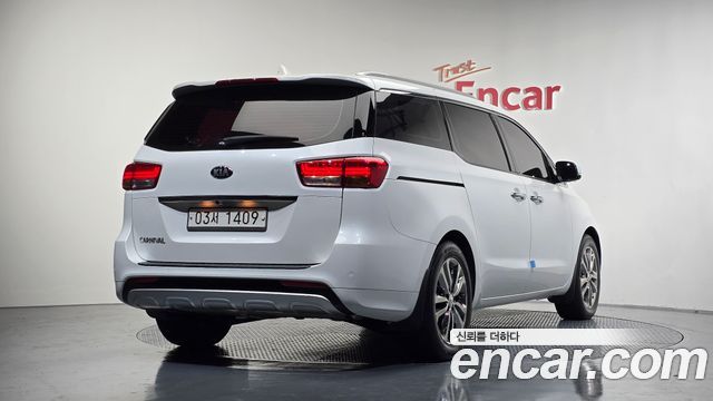 Kia Carnival 2018 thumb 3