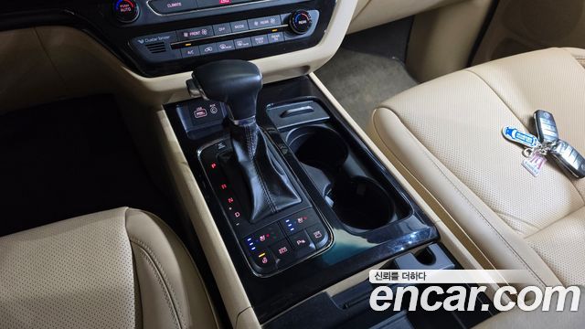 Kia Carnival 2018 thumb 10