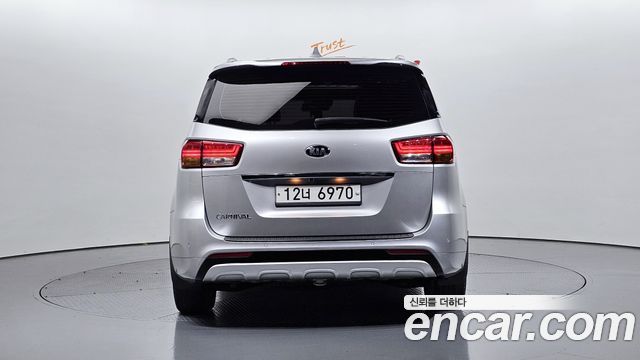 Kia Carnival 2014 thumb 5