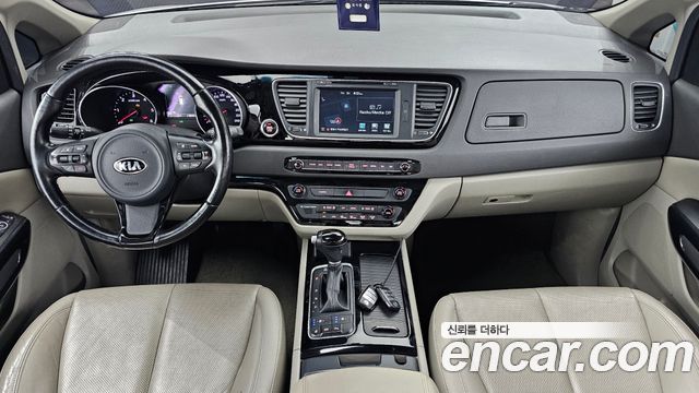 Kia Carnival 2014 thumb 8