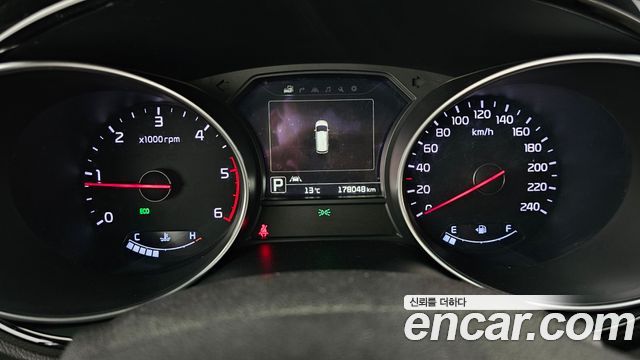 Kia Carnival 2014 thumb 9