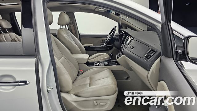 Kia Carnival 2014 thumb 11