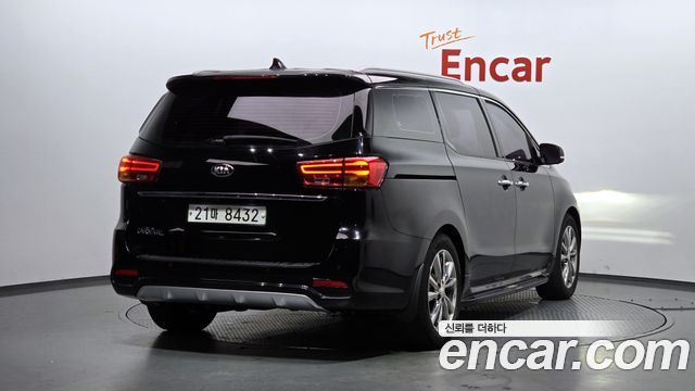 Kia Carnival 2018 thumb 3