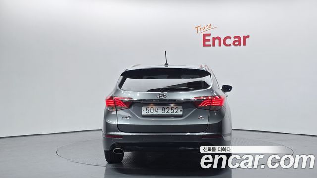 Hyundai i40 2013 thumb 4