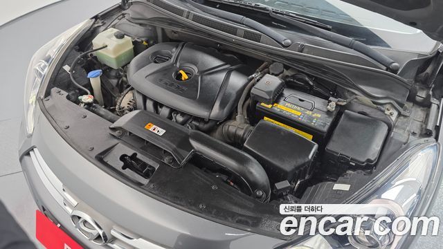 Hyundai i40 2013 thumb 6