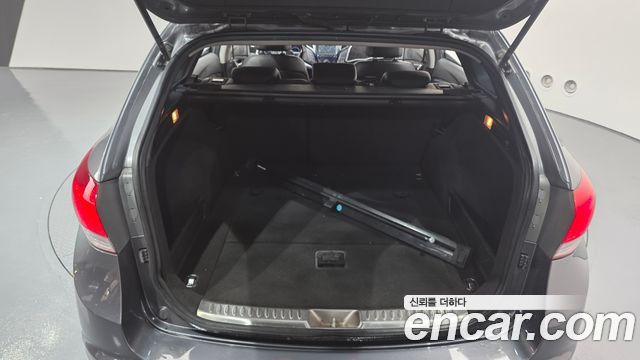 Hyundai i40 2013 thumb 11