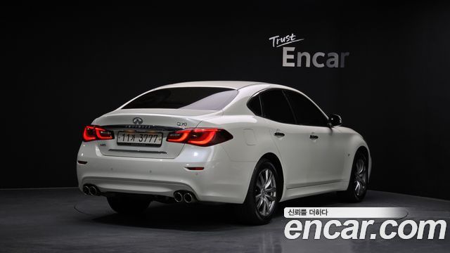 Infiniti Q70 2019 thumb 3