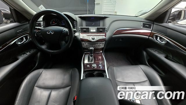 Infiniti Q70 2019 thumb 7