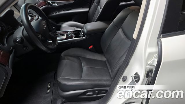 Infiniti Q70 2019 thumb 12