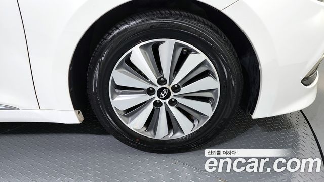 Hyundai Grandeur 2015 thumb 6
