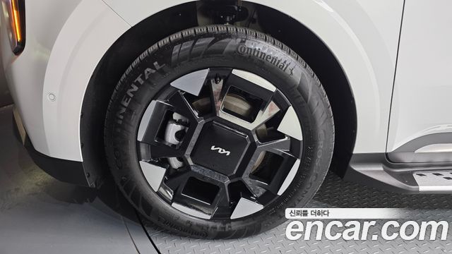 Kia Carnival 2024 thumb 6
