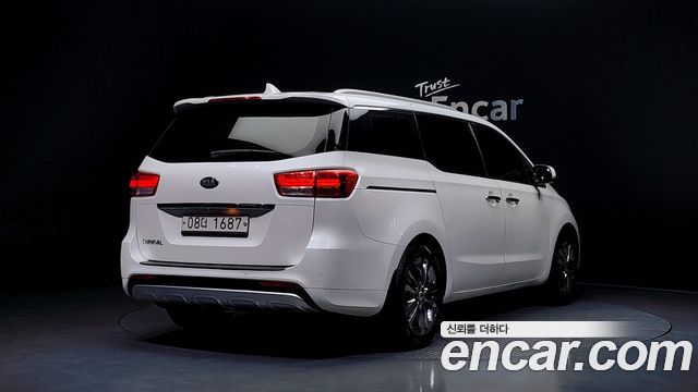 Kia Carnival 2017 thumb 3
