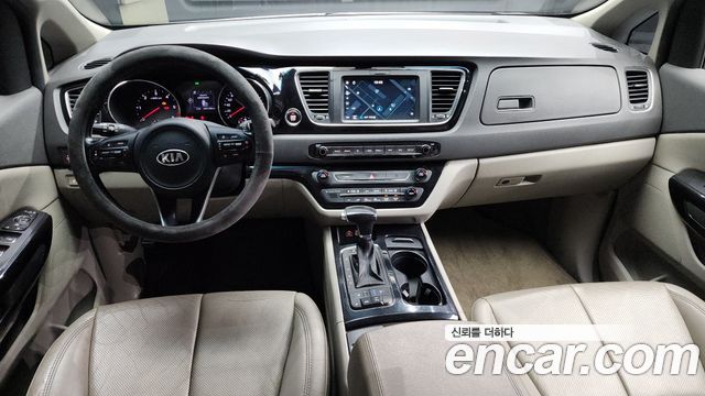 Kia Carnival 2017 thumb 8