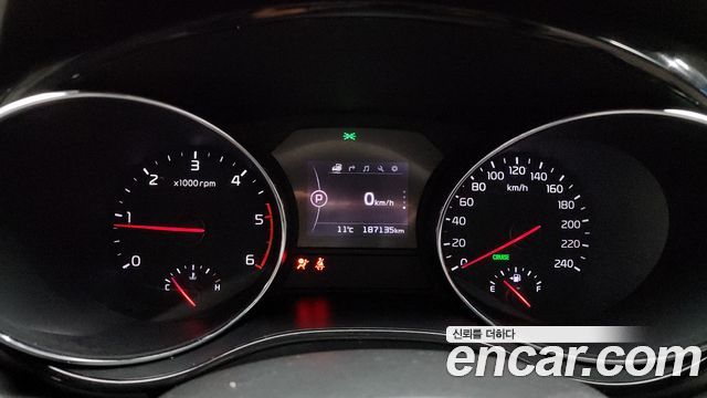 Kia Carnival 2017 thumb 9