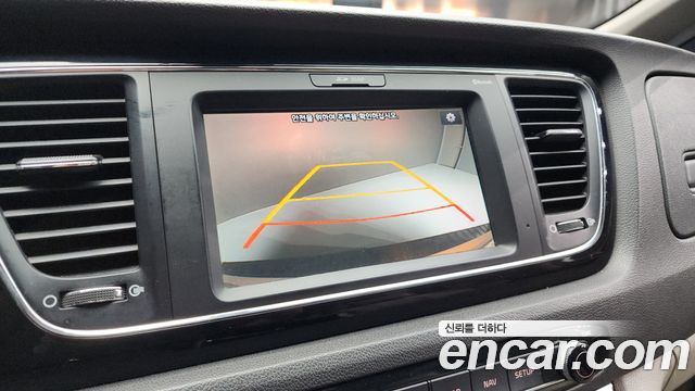 Kia Carnival 2017 thumb 12