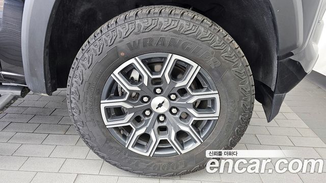 Chevrolet Colorado 2024 thumb 6