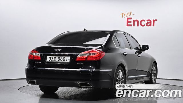 Hyundai Genesis 2013 thumb 3