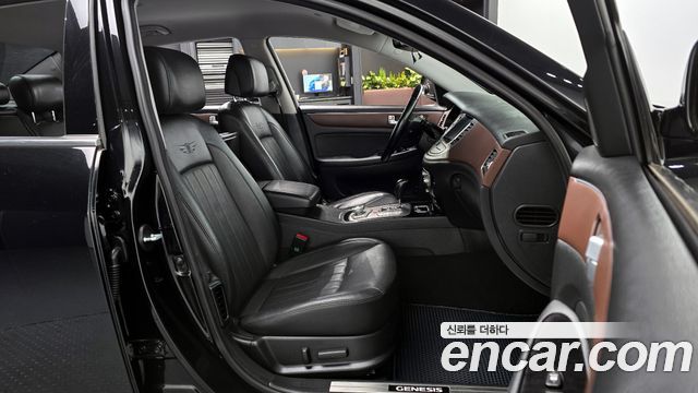 Hyundai Genesis 2013 thumb 10