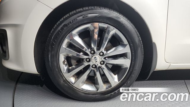Kia Carnival 2015 thumb 5
