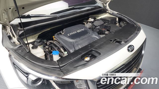 Kia Carnival 2015 thumb 6