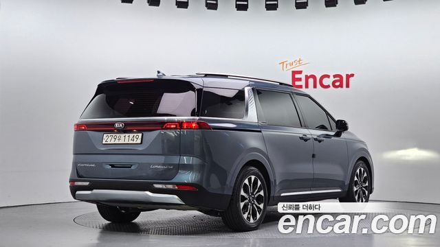 Kia Carnival 2021 thumb 3