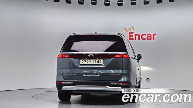 Kia Carnival 2021 thumb 5
