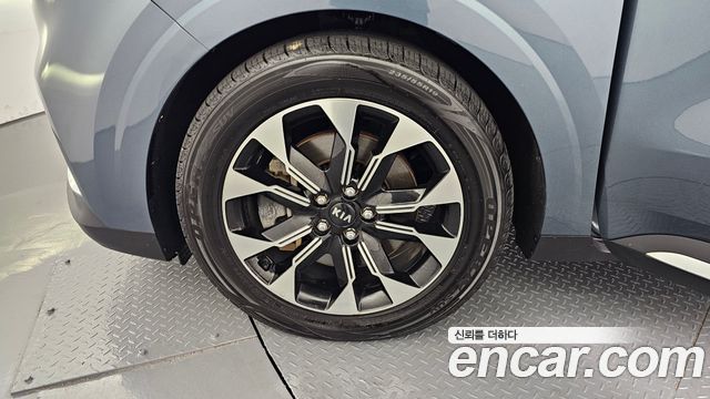 Kia Carnival 2021 thumb 6