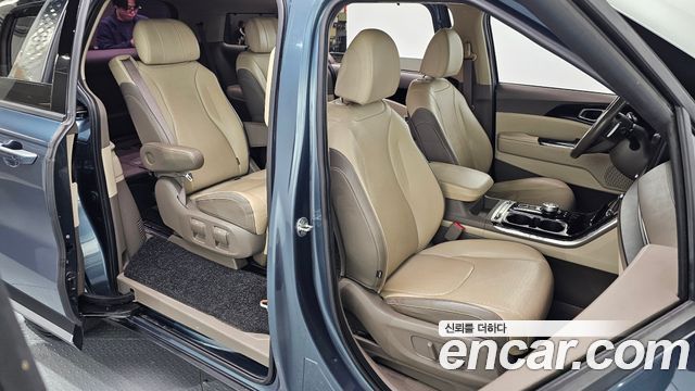 Kia Carnival 2021 thumb 10