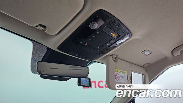 Kia Carnival 2021 thumb 11