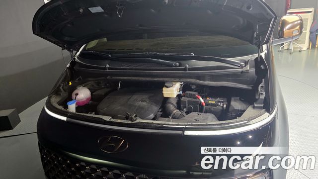 Hyundai Staria 2023 thumb 7