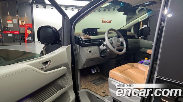 Hyundai Staria 2023 thumb 10