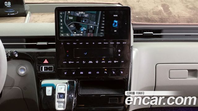 Hyundai Staria 2023 thumb 11
