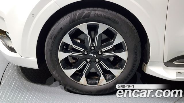 Kia Carnival 2022 thumb 5