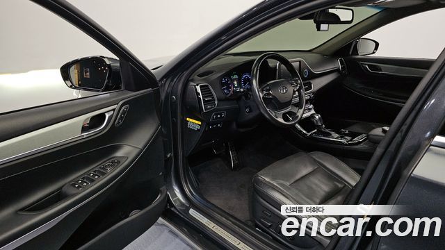 Hyundai Grandeur 2017 thumb 11