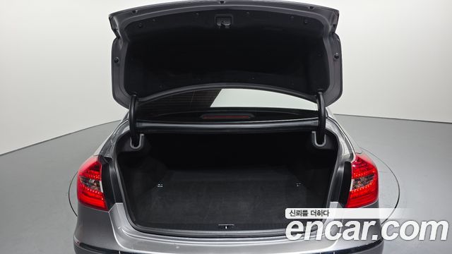 Hyundai Genesis 2012 thumb 12