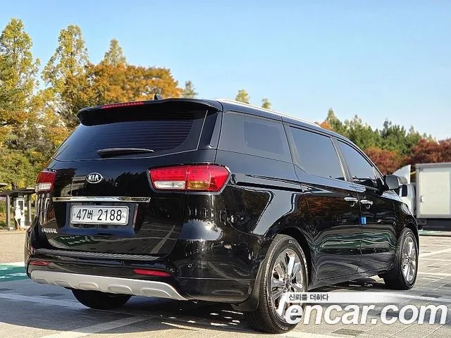 Kia Carnival 2014 thumb 5