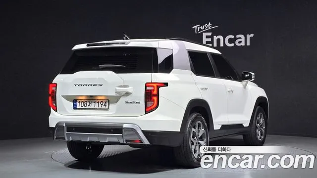 SsangYong Torres 2022 thumb 3